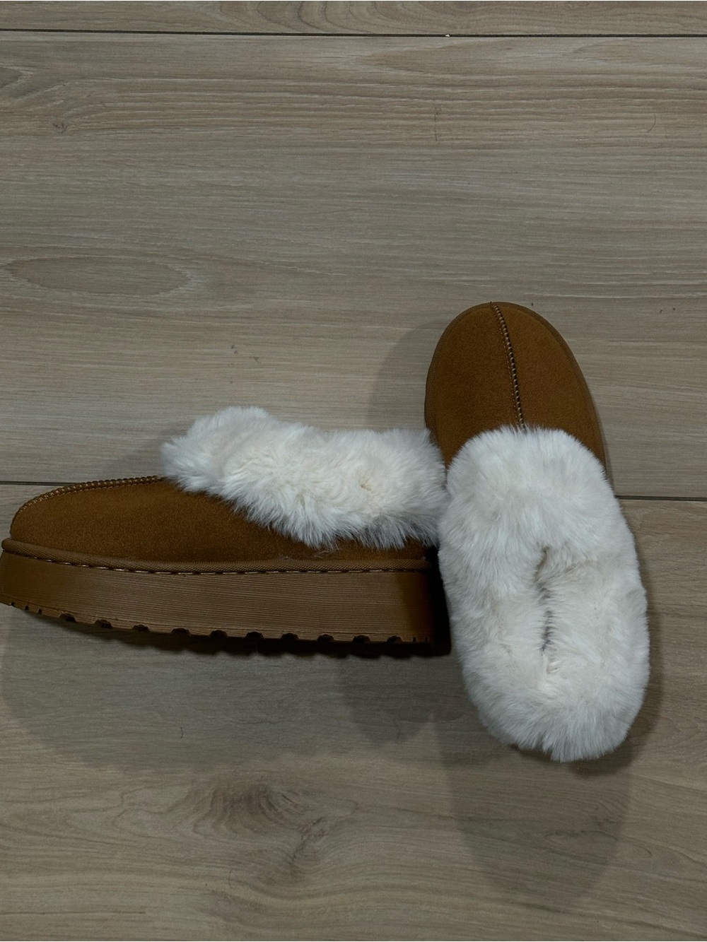 Cozy Faux Fur Lined Women’s Slippers - Brown